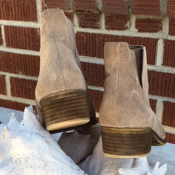 Lucky 🍀 Brand Pull On Tan Suede Ankle Boots Size 7 - Picture 13 of 16